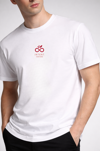 White graphic print oversized t-shirt men - close-up graphic