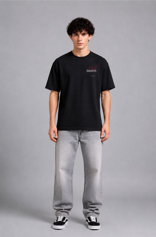 Black graphic print t-shirt men - front close view