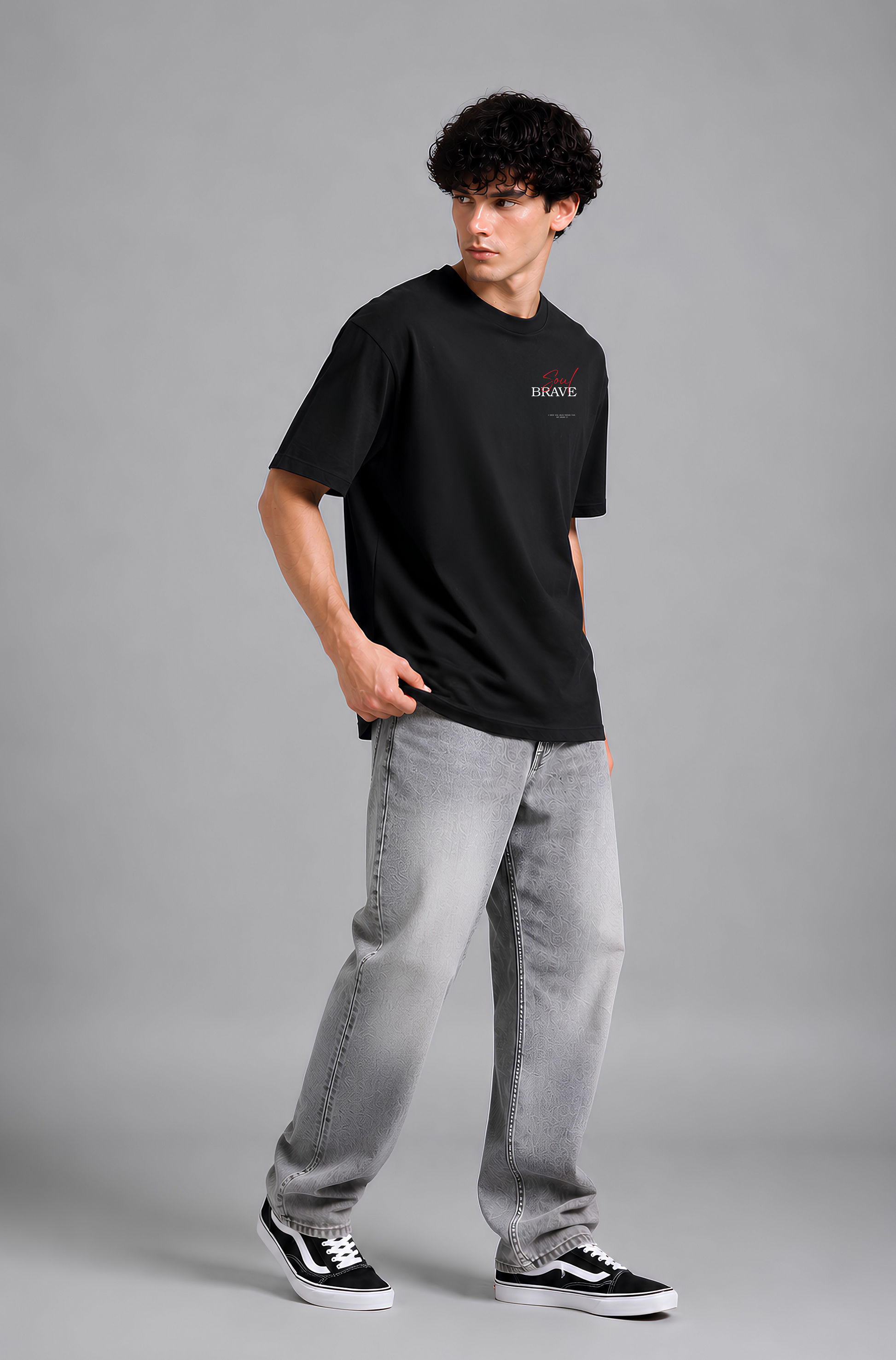 Black graphic print t-shirt men - side view