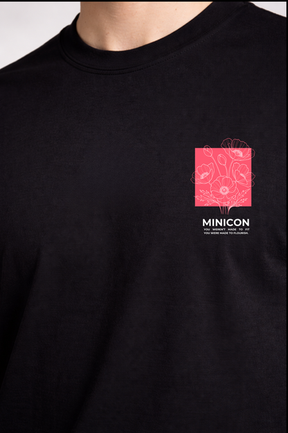 Black floral print oversized t-shirt men - chest detail view